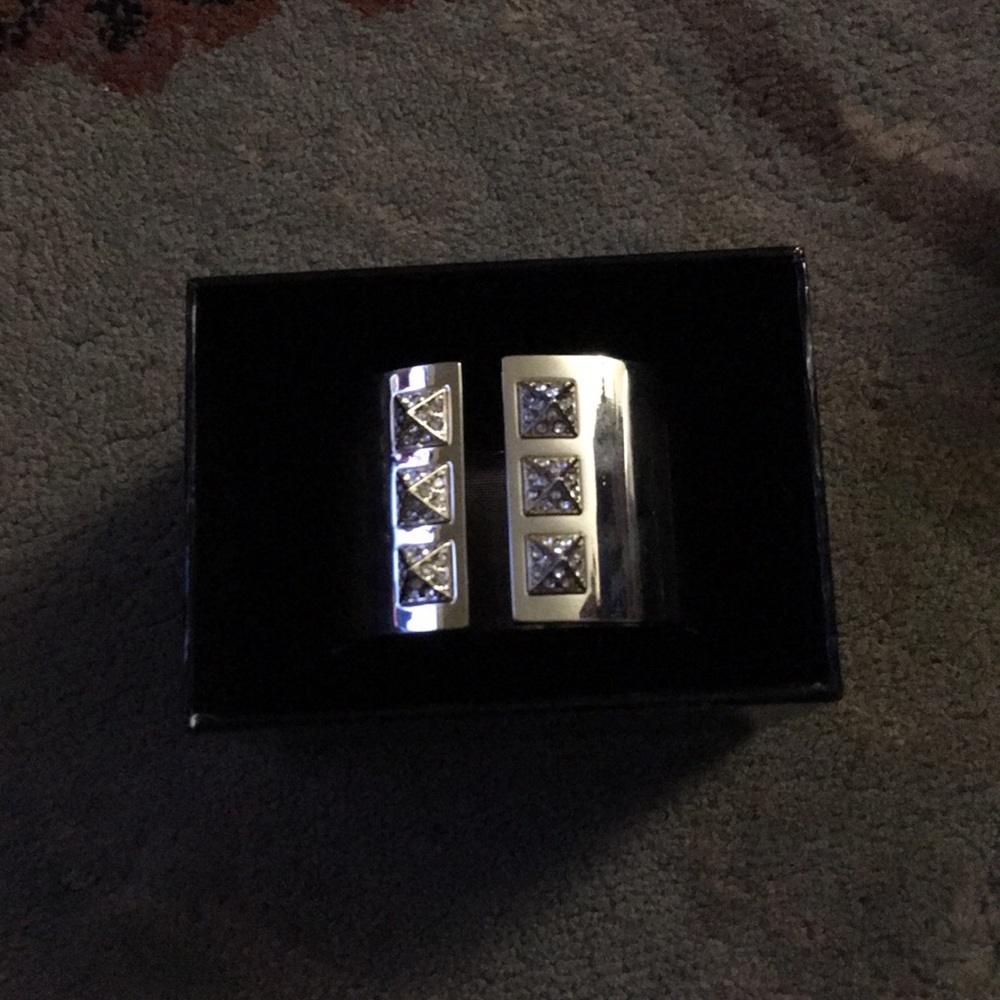 Victoria Secret chunky bracelet - Picture 2 of 5